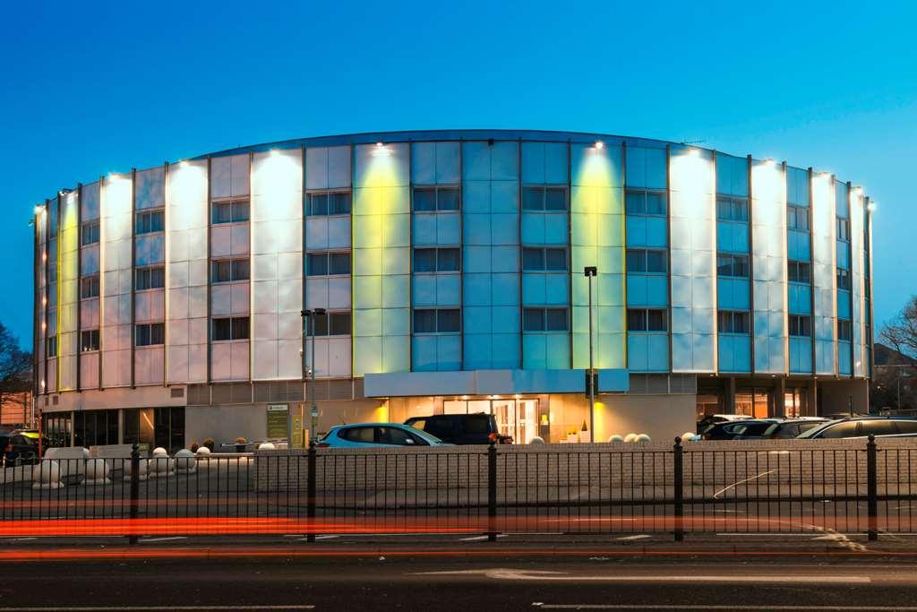 Best Western London Heathrow Ariel Hotel Хейс Экстерьер фото